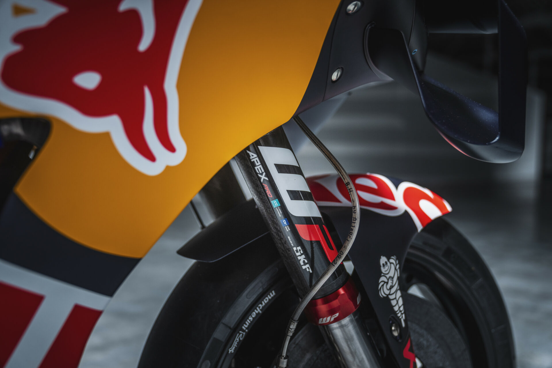 https://dev.wp-suspension.com/app/uploads/2023/08/493494_Red-Bull-KTM_RC16_MotoGP_2023-_2_KTM-RC16-2023-2-scaled.jpg